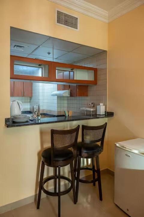 Apartment Luxury 1 Bhk In Marina By Dpie Man 1212 Dubai